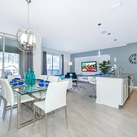 1164Ba Townhouse 4 Bedrooms & 3 Bathrooms + Pool